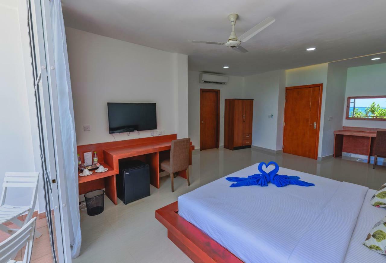 Athiri Beach Maldives Дигура Экстерьер фото