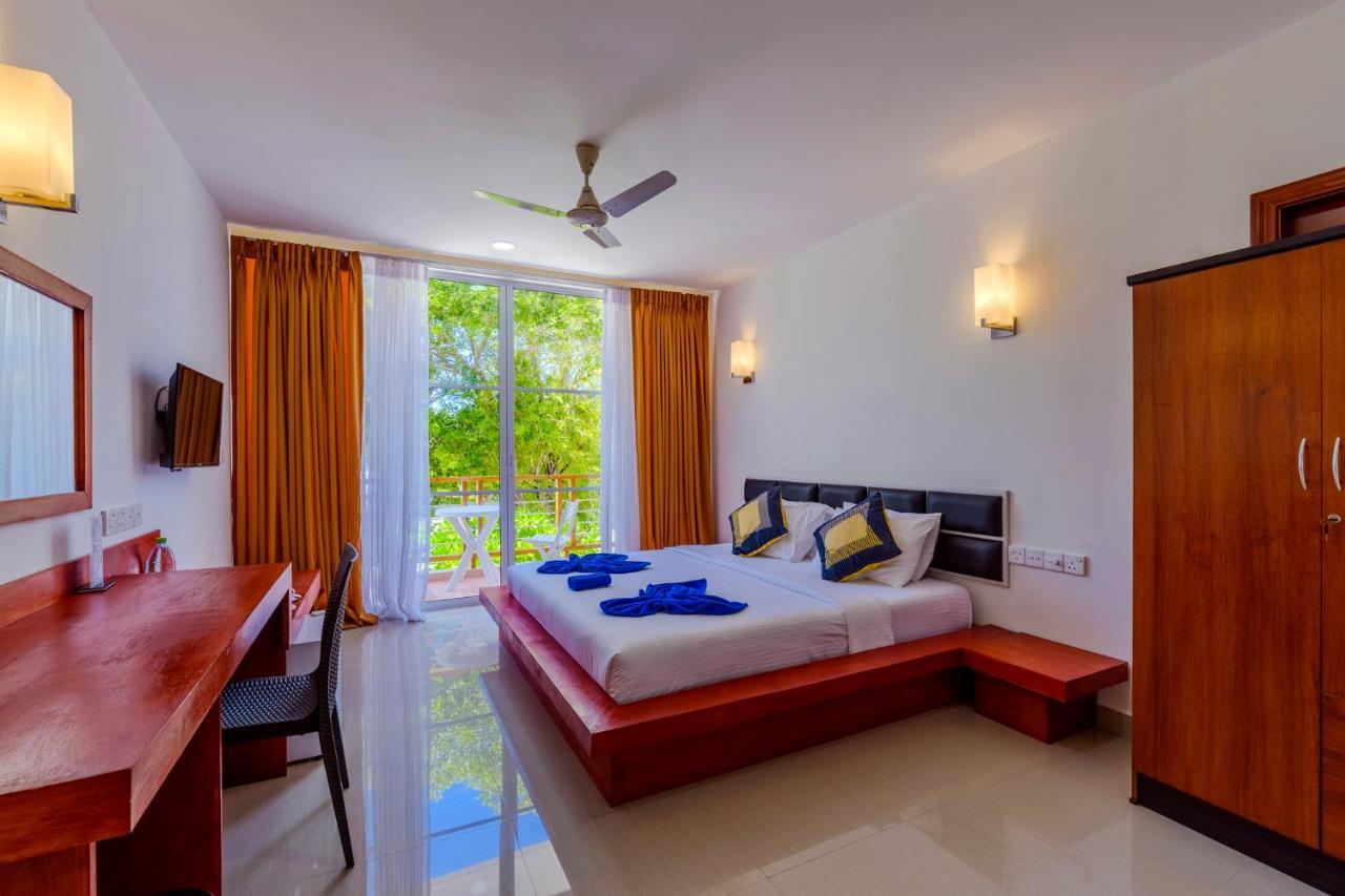 Athiri Beach Maldives Дигура Экстерьер фото